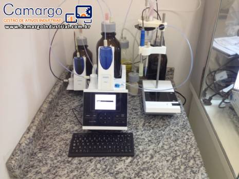 Conjunto de máquinas para laboratório